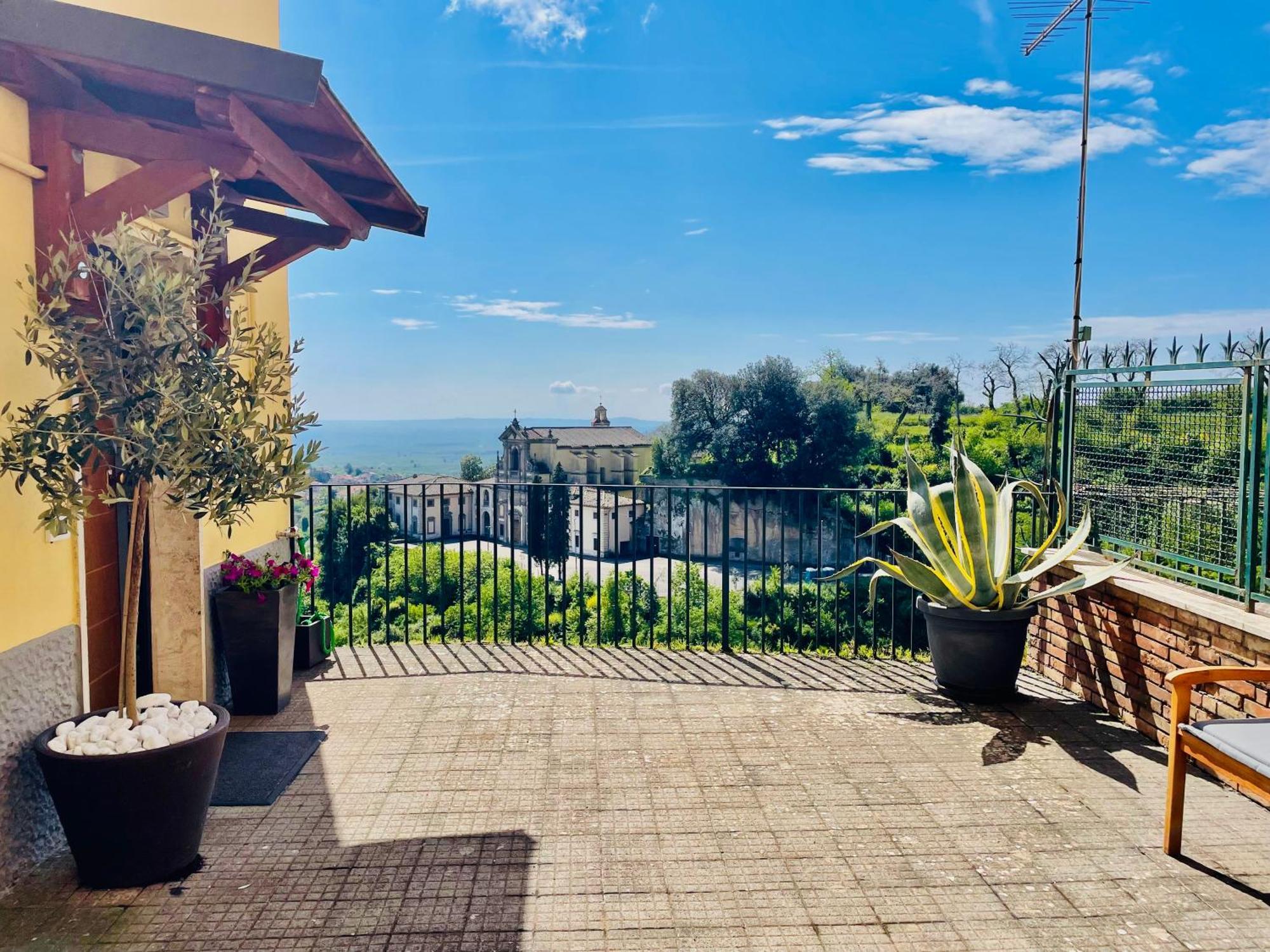 Casa Checca Appartamenti Per Vacanze Caprarola Exterior photo